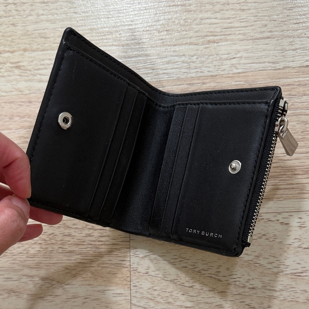 Tory Burch Shiny Silver Wallet - Picture 4 of 5